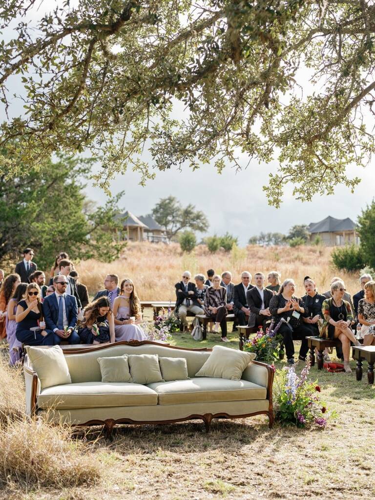Mixed seating in the middle of a field? Absolutely yes. 🛋️ ⁠ Jena and Cameron brought the ultimate Hill Country