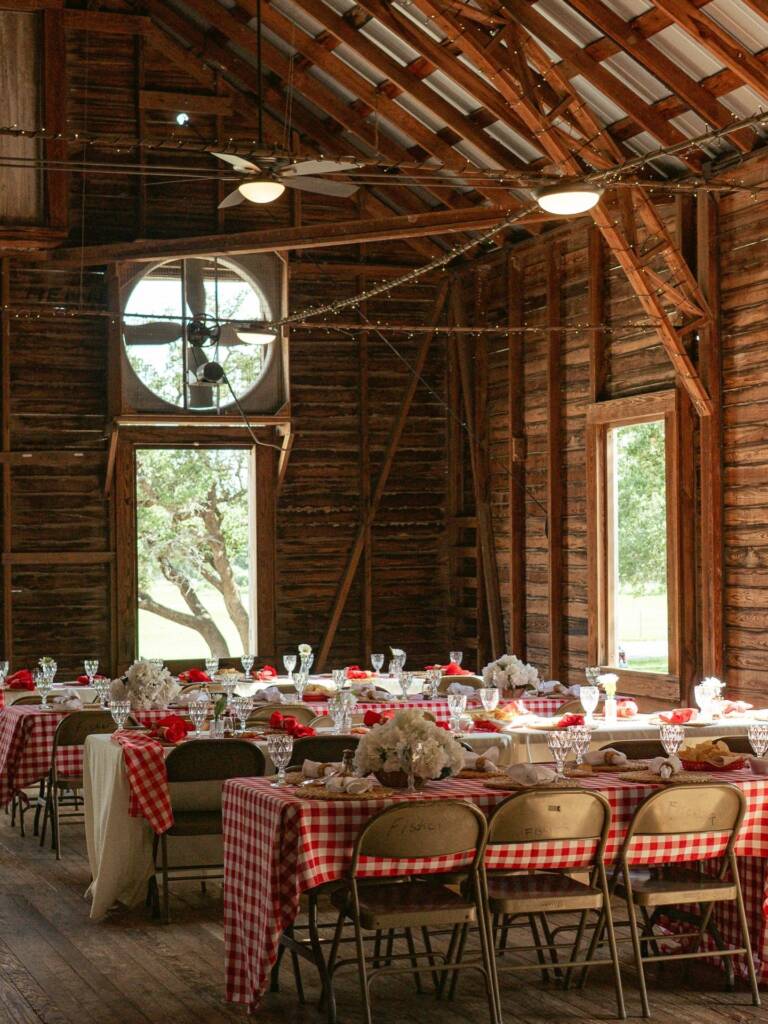 Welcome party theme idea: “I Do BBQ”⁠ ⁠ To create a laid-back yet refined Texas welcome, @soireecarino paired red checkered